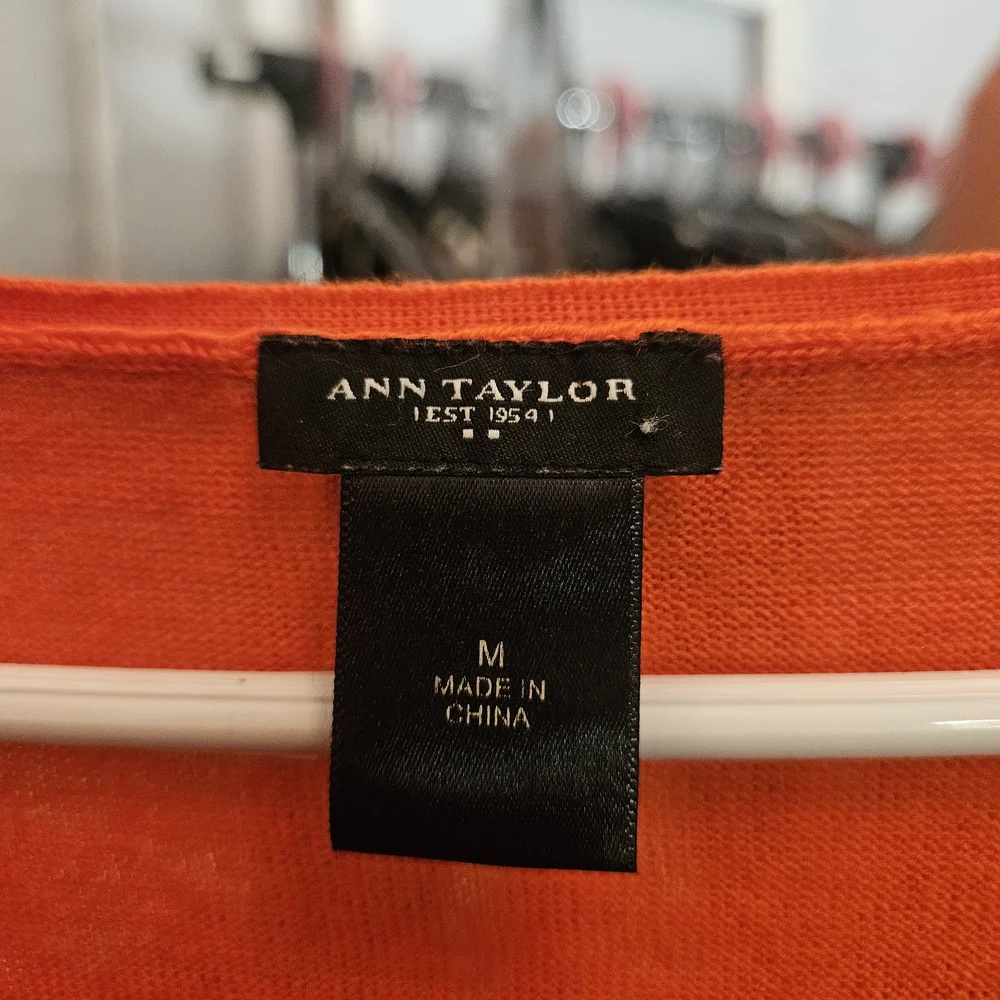 Ann Taylor Women's V-Neck Orange Sweater - Picture 2 of 2